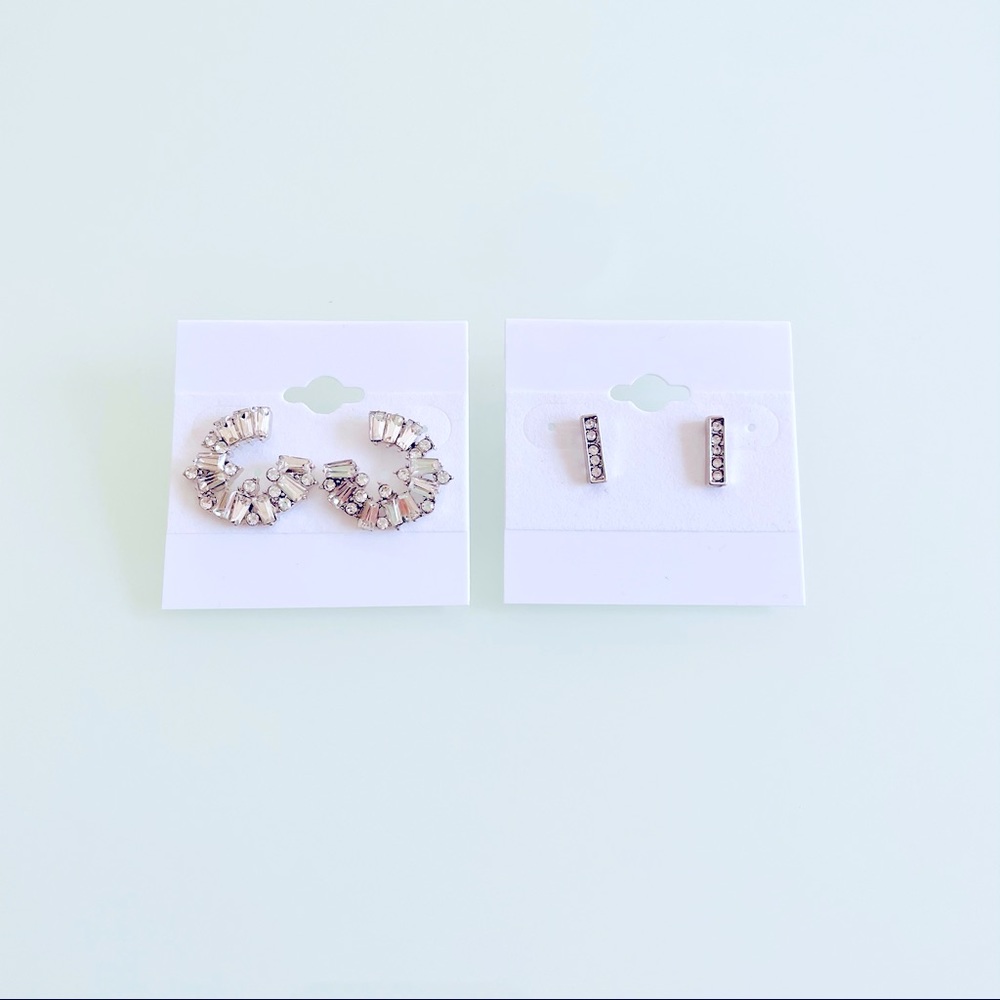 SOLD 3/$10🔮Silver Rhinestone Earrings